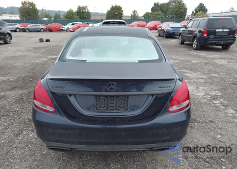 2016 Mercedes-Benz C 300 4Matic z USA, uszkodzony, nr VIN 55SWF4KB8GU114367